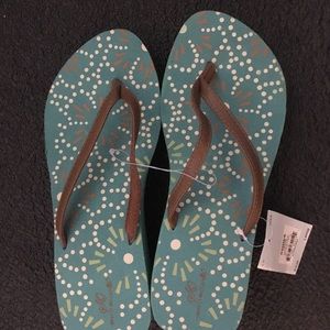 🌻 Flip flops - green with polka dots